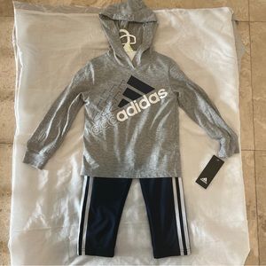 Boys Adidas 2 piece set. Sweatpants And hooded lightweight Size 4